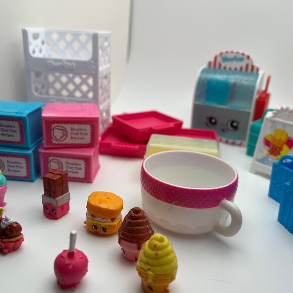 Shopkins Season 3 Food Fair, Ice Cream Truck, Easy Squeezy Candy Cart - Picture 6 of 16